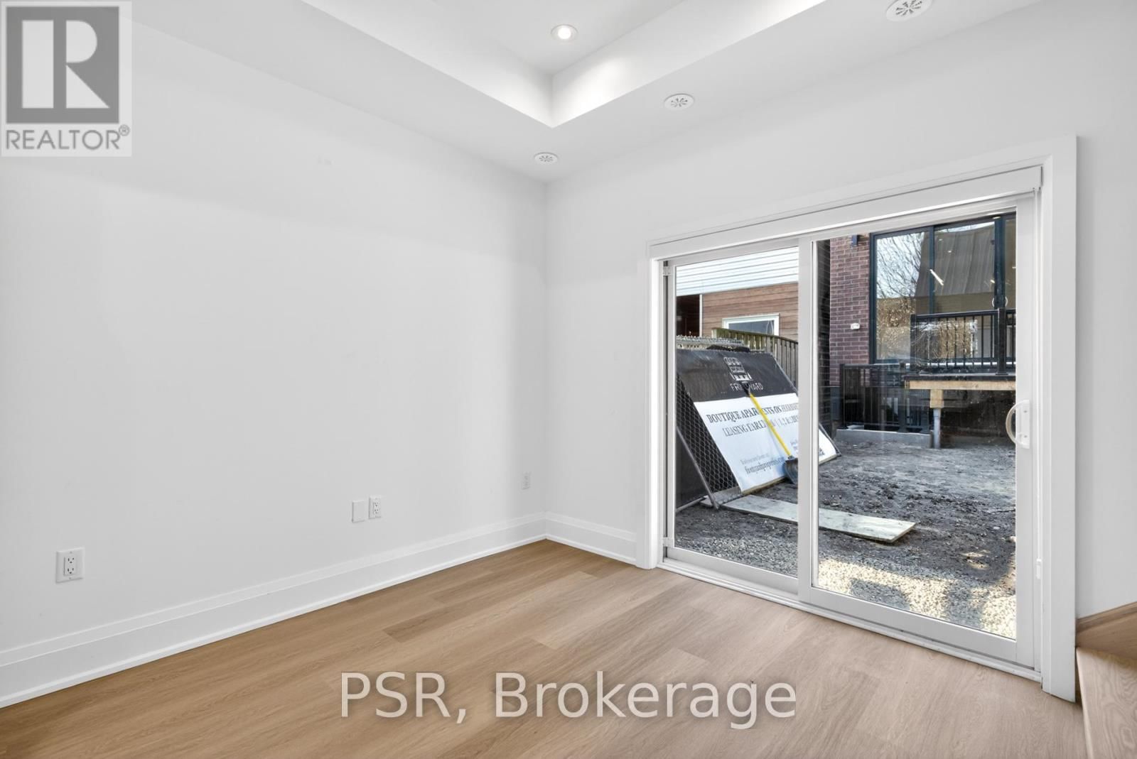 E - 53 HARRIET STREET Image 4