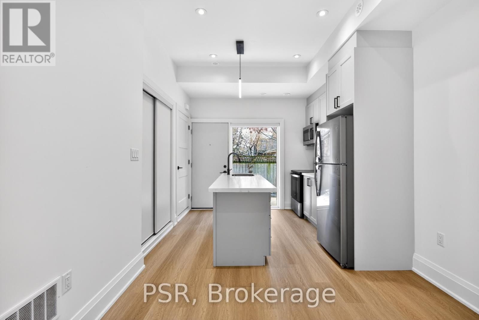 E - 53 HARRIET STREET Image 5