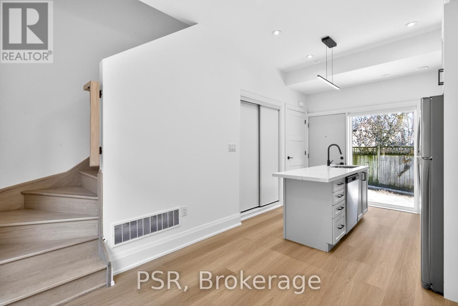 E - 53 HARRIET STREET Image 8