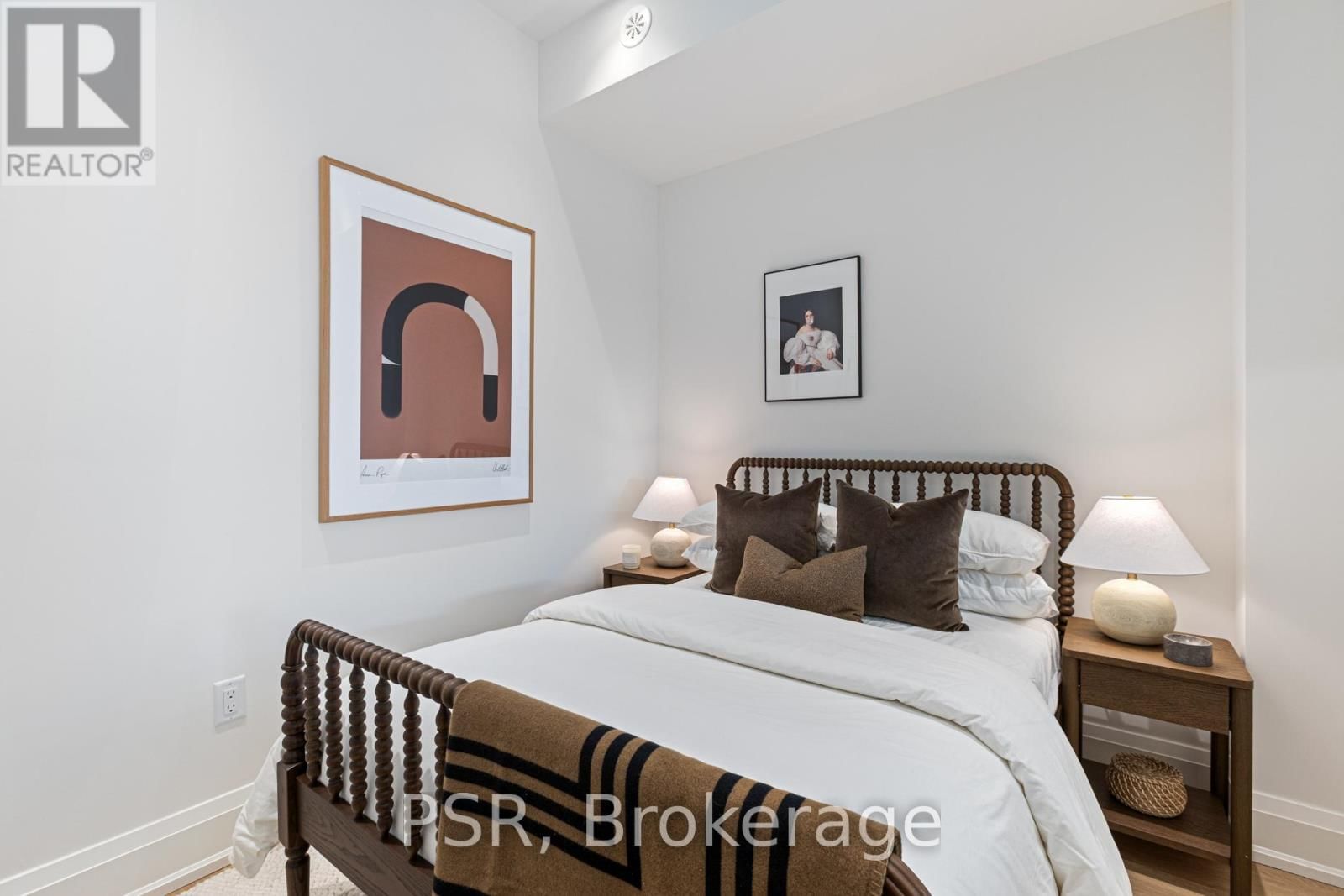 D - 55 HARRIET STREET Image 10