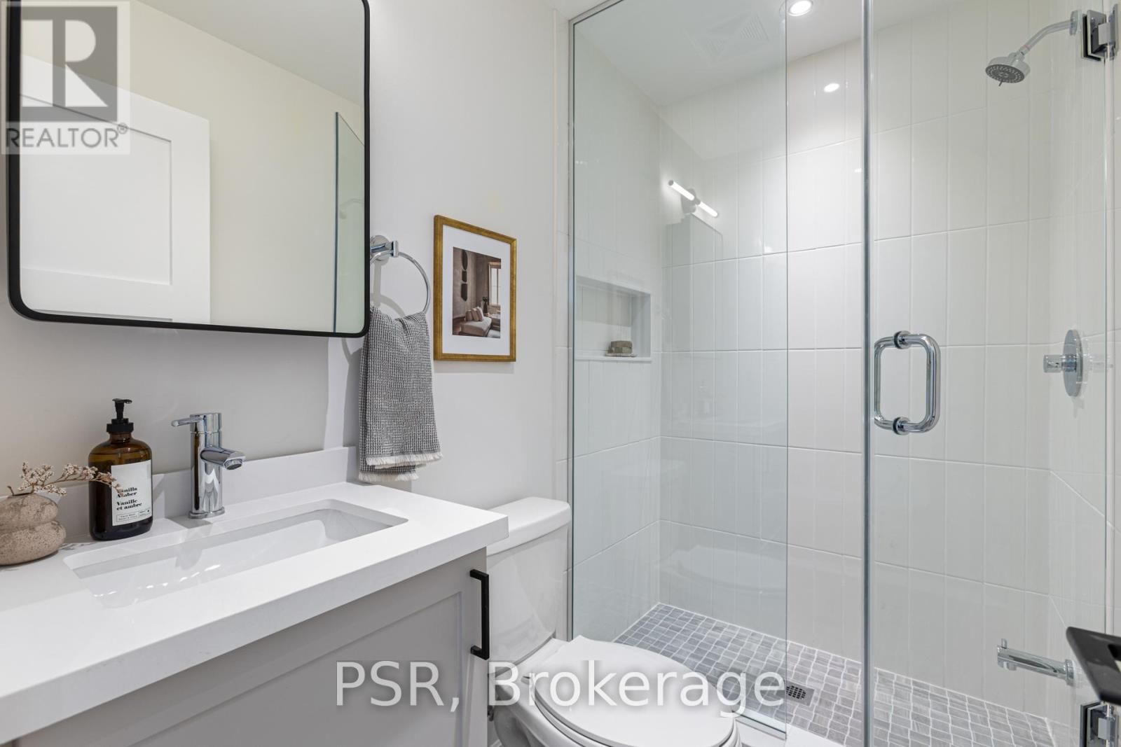 D - 55 HARRIET STREET Image 20