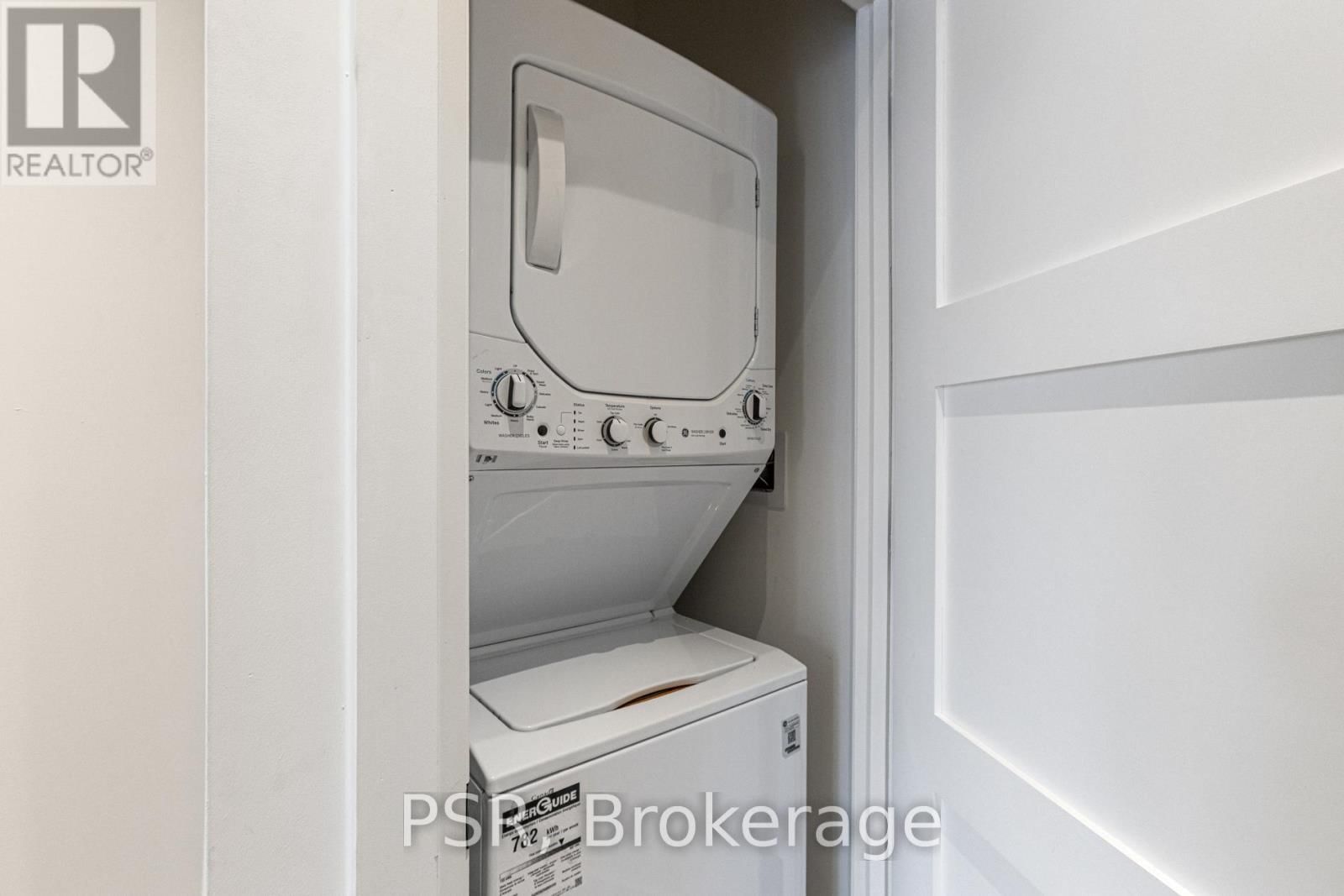 D - 55 HARRIET STREET Image 26