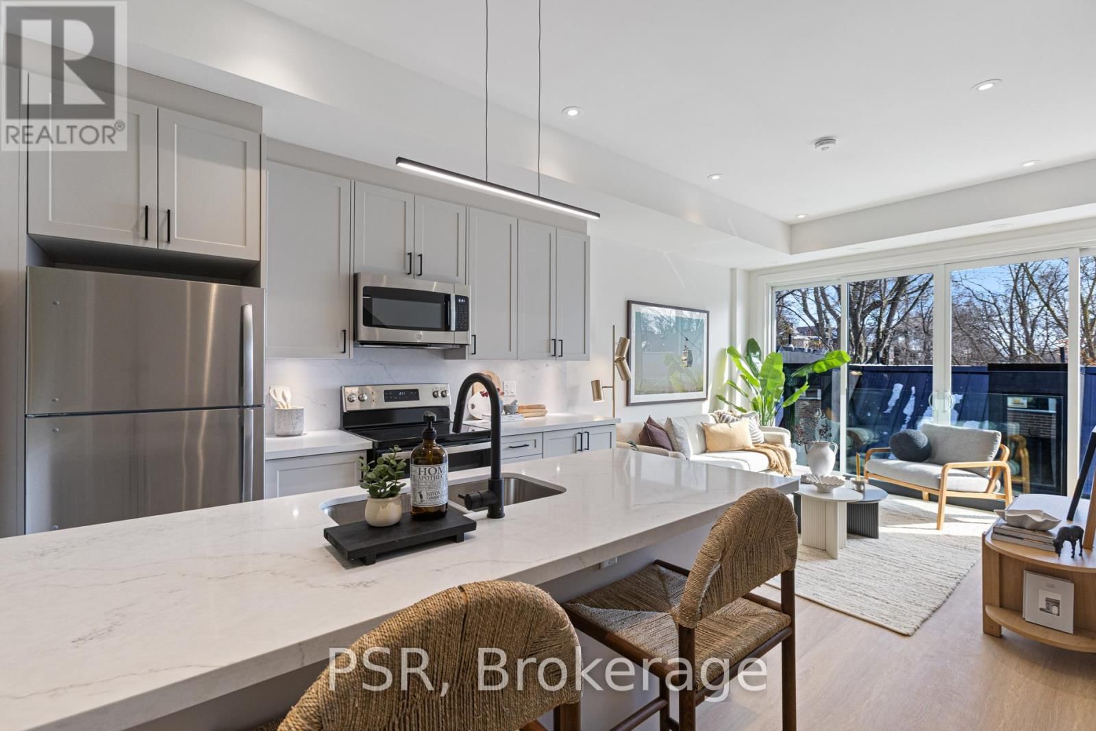 D - 55 HARRIET STREET Image 4