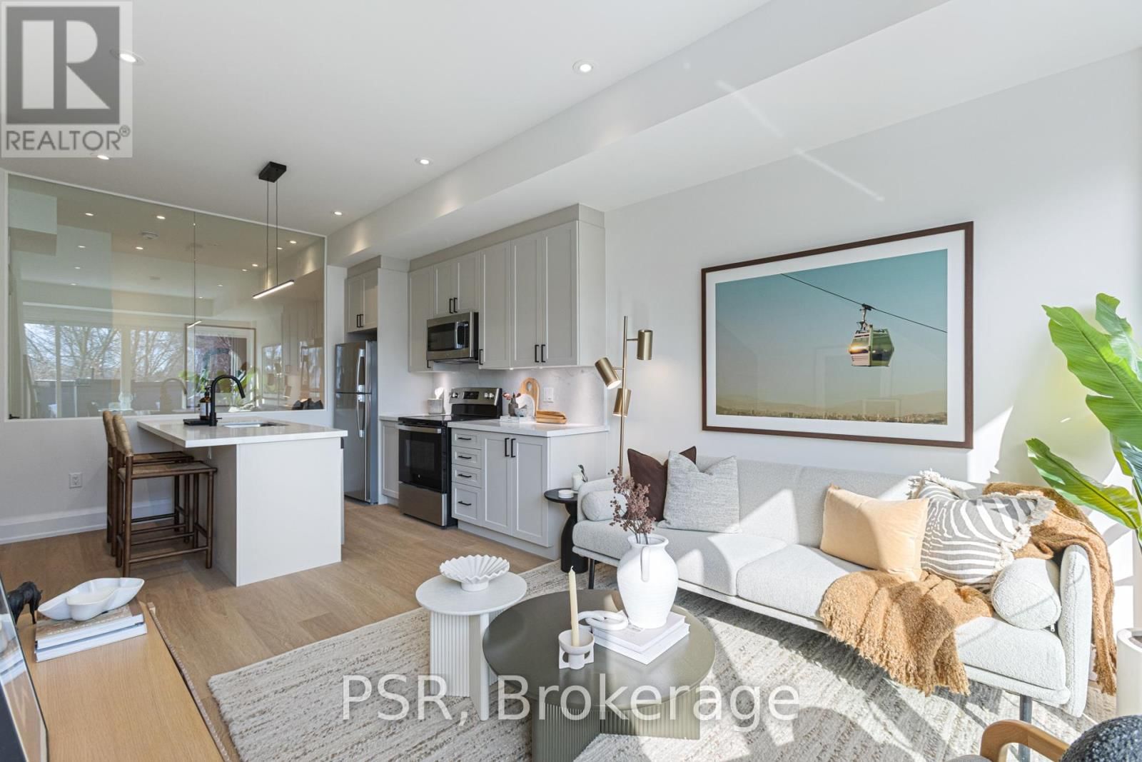 D - 55 HARRIET STREET Image 6