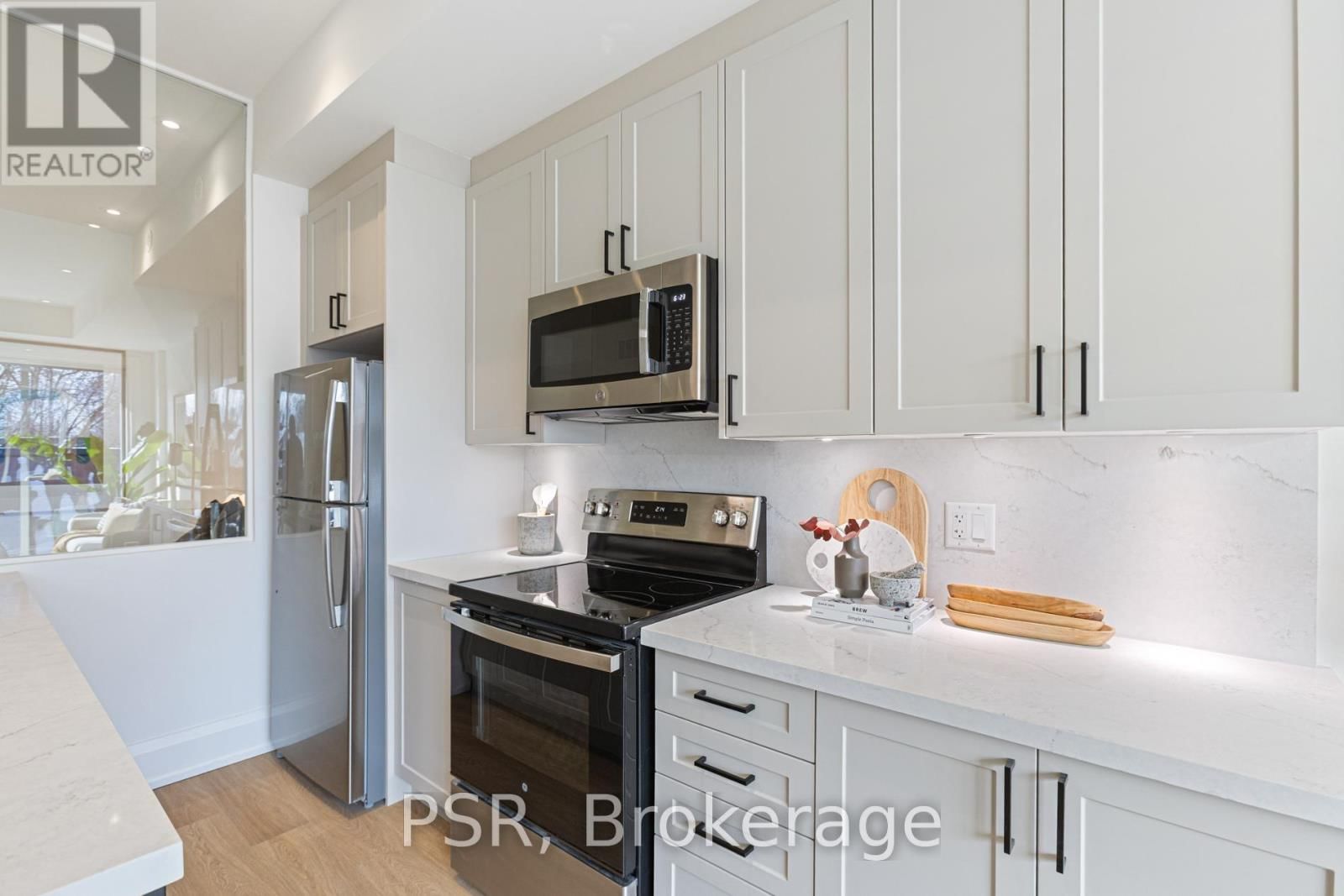 D - 55 HARRIET STREET Image 8