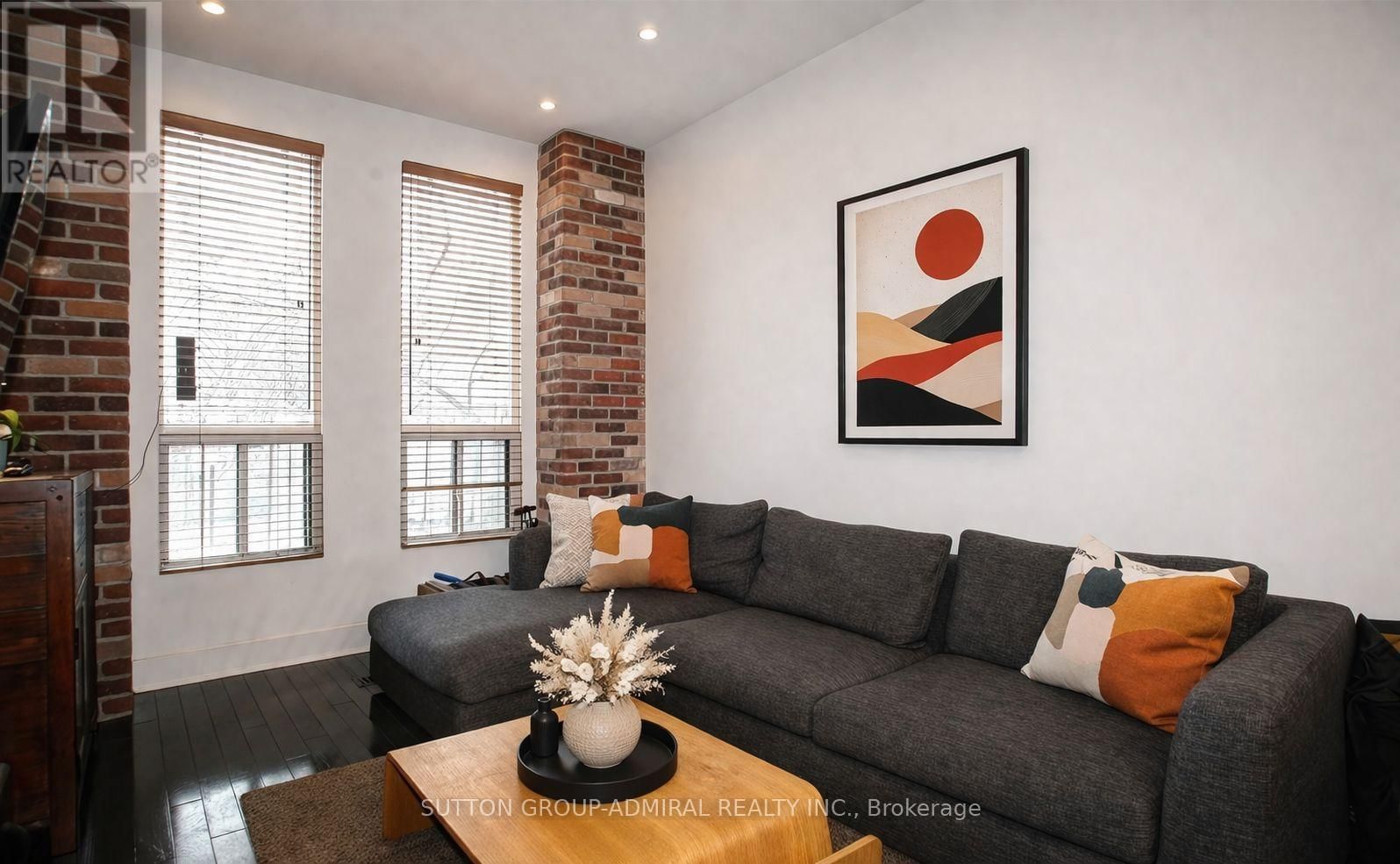 Main Floor - 177 LOGAN AVENUE Image 4