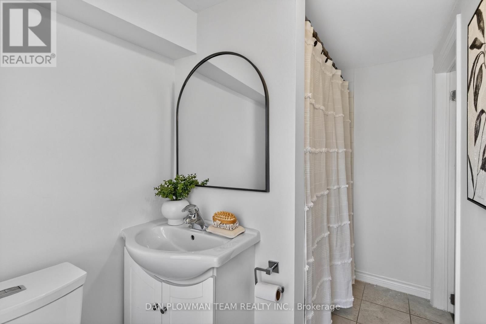 114 OLIVE AVENUE Image 15