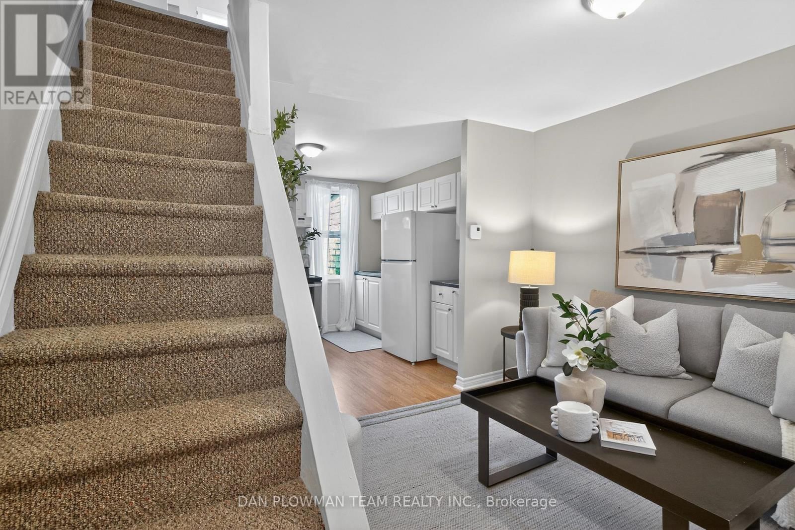 114 OLIVE AVENUE Image 8