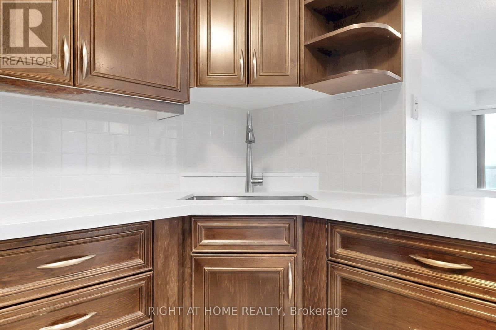 807 - 2020 MCNICOLL AVENUE Image 11