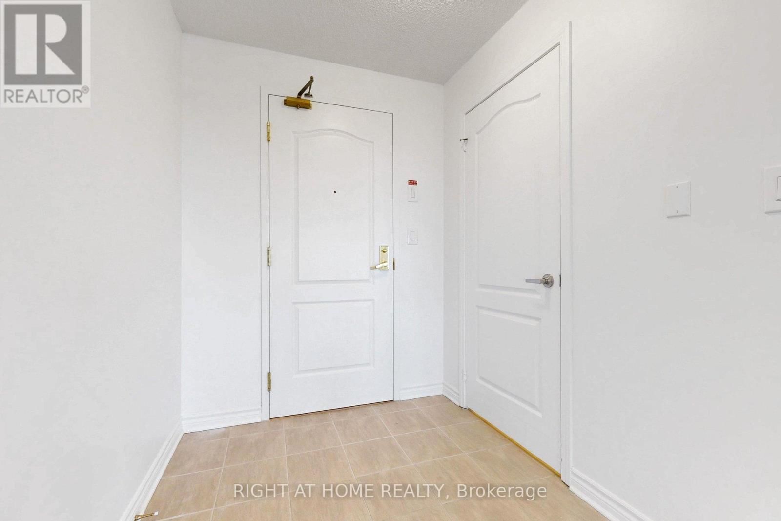 807 - 2020 MCNICOLL AVENUE Image 5