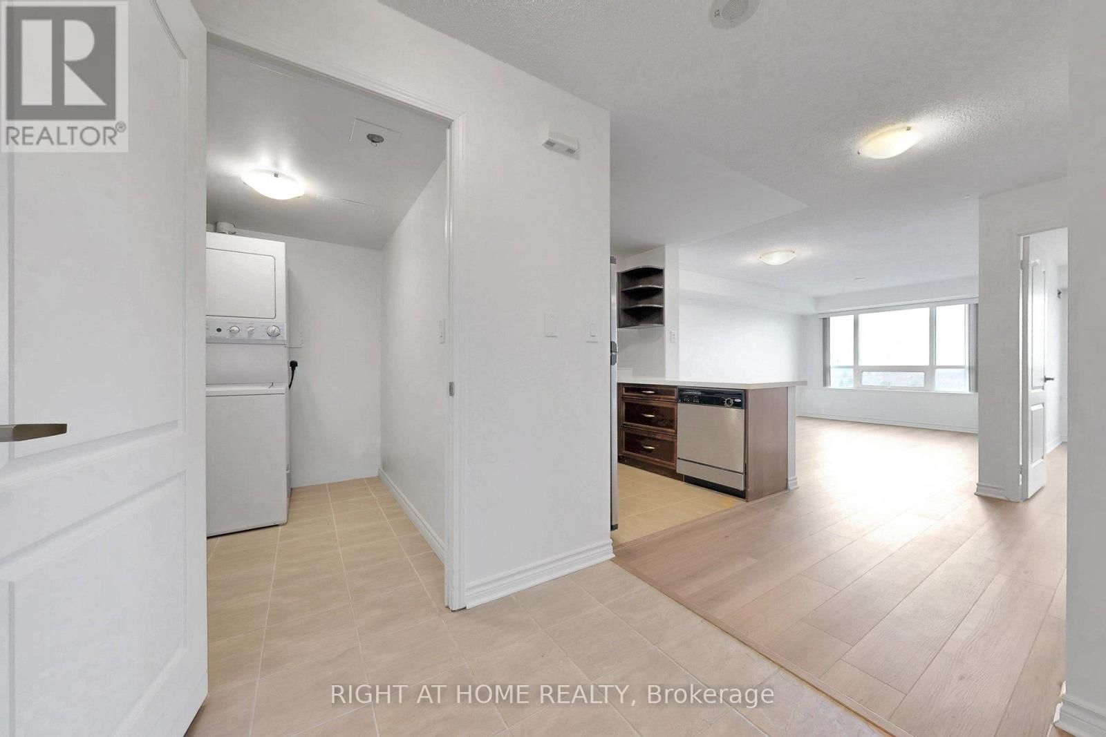 807 - 2020 MCNICOLL AVENUE Image 6