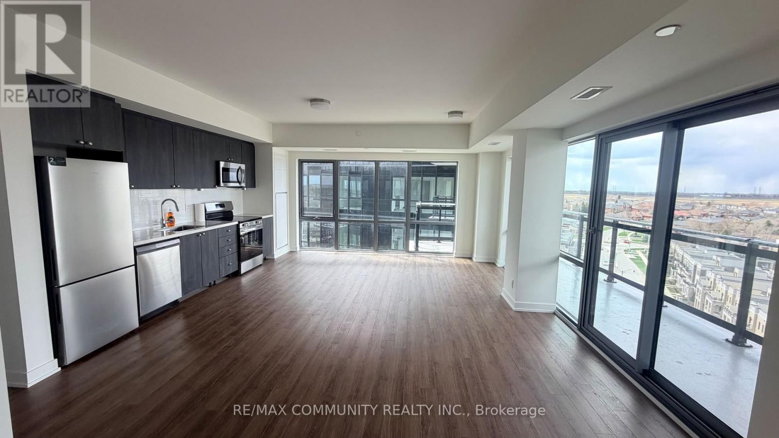 1112 - 51 CLARINGTON BOULEVARD Image 2