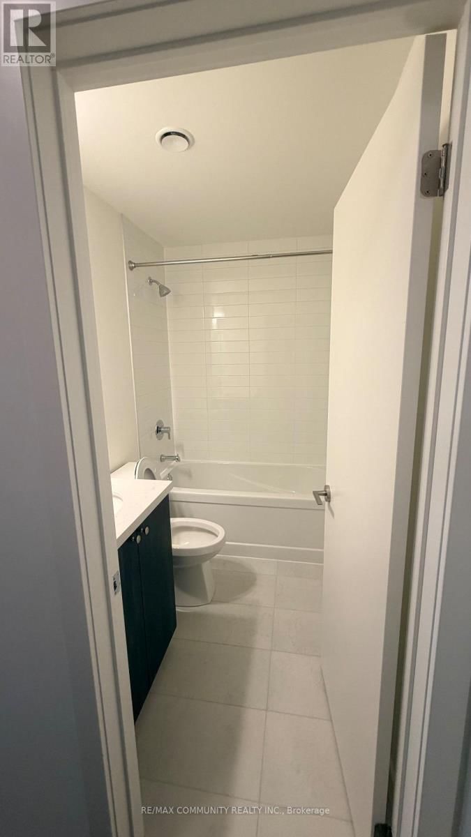 1112 - 51 CLARINGTON BOULEVARD Image 8