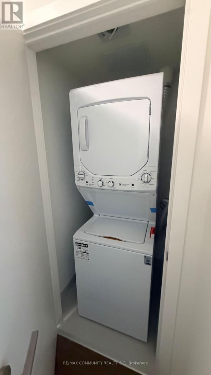 1112 - 51 CLARINGTON BOULEVARD Image 9