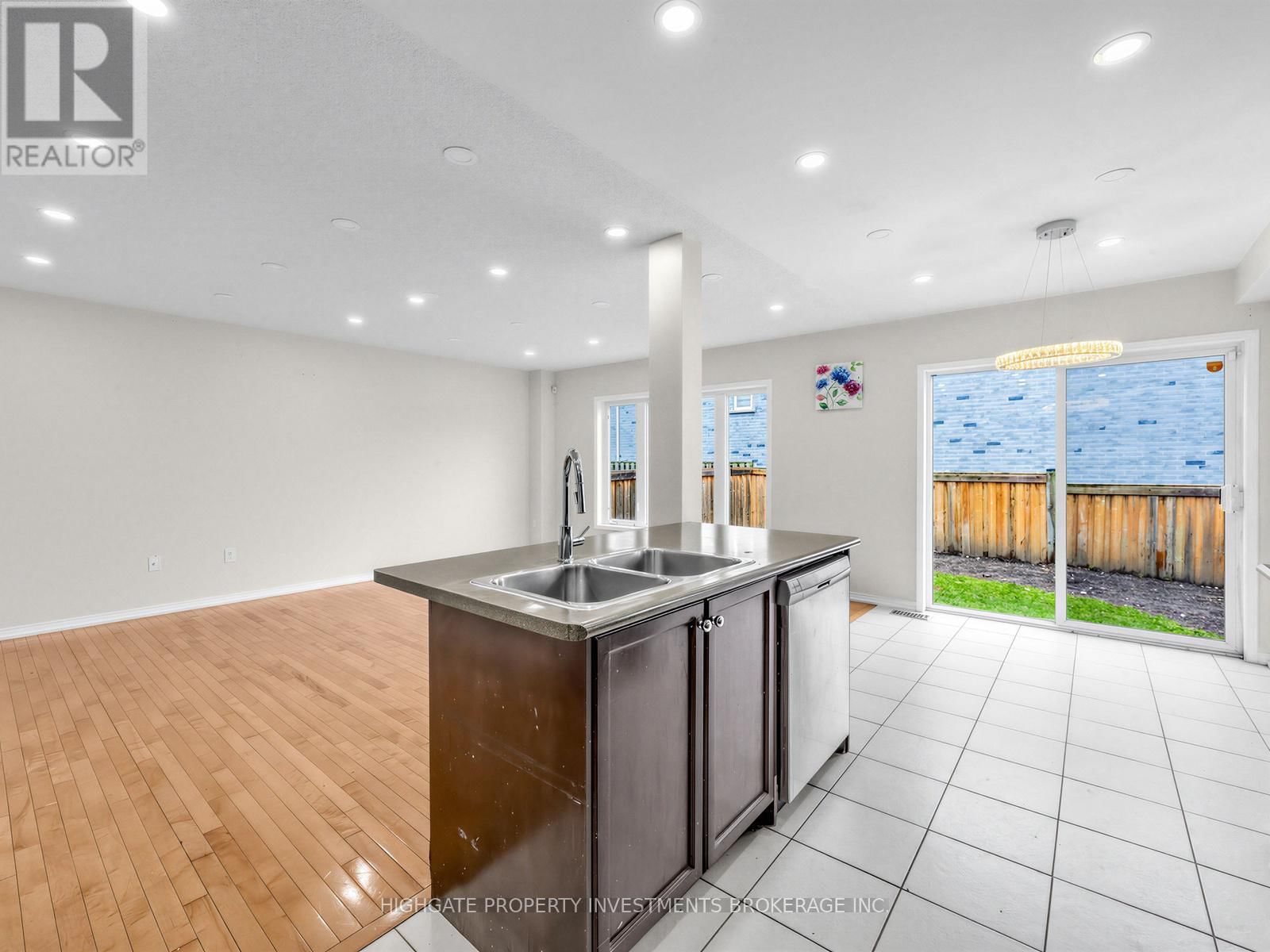 9 BARNHAM STREET Image 10