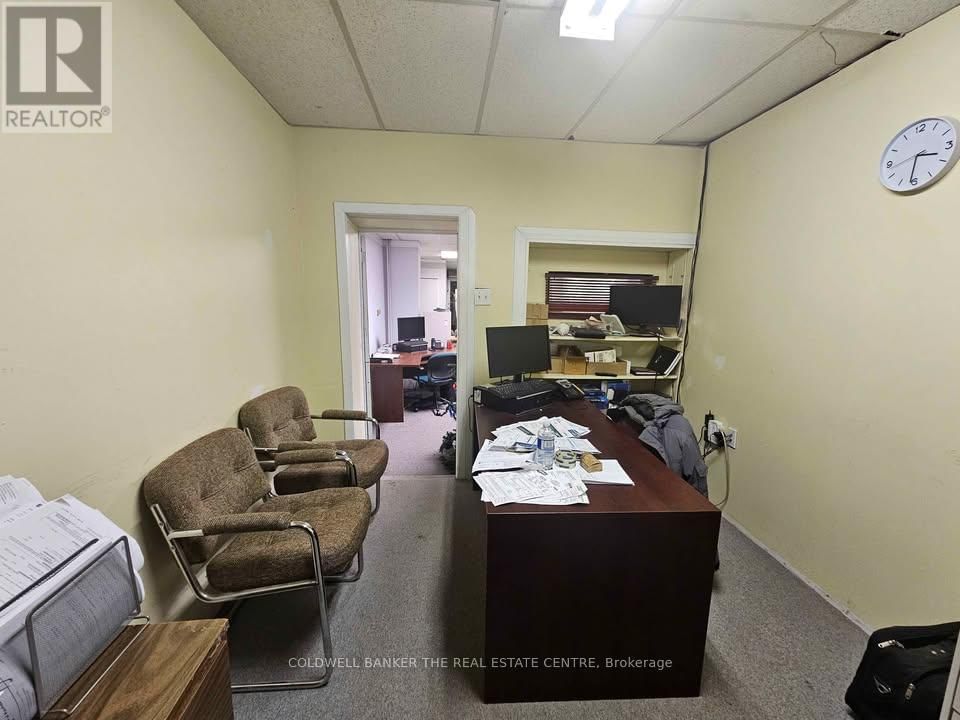 Main - 2869 KINGSTON Image 3