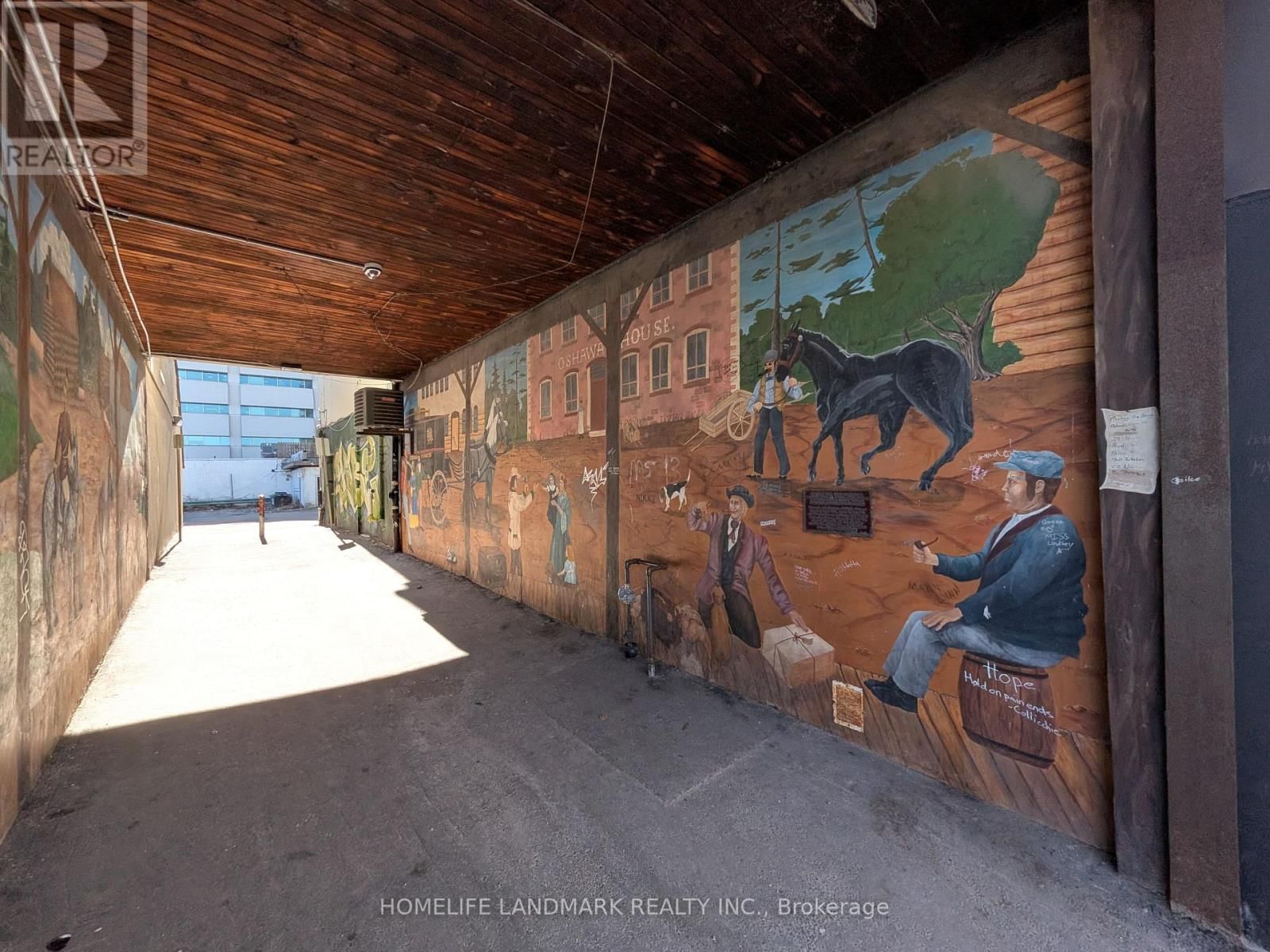 12 SIMCOE STREET SOUTH Image 2