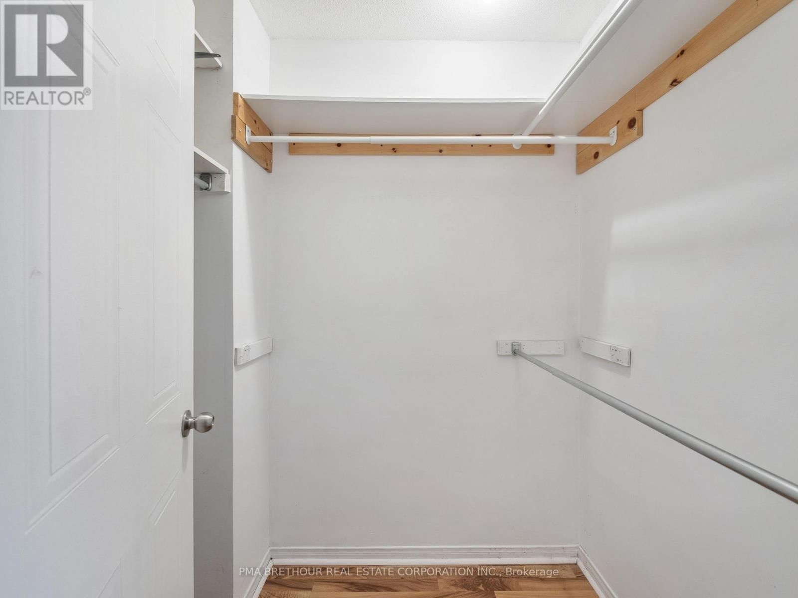 110 WHITE PINE CRESCENT Image 16