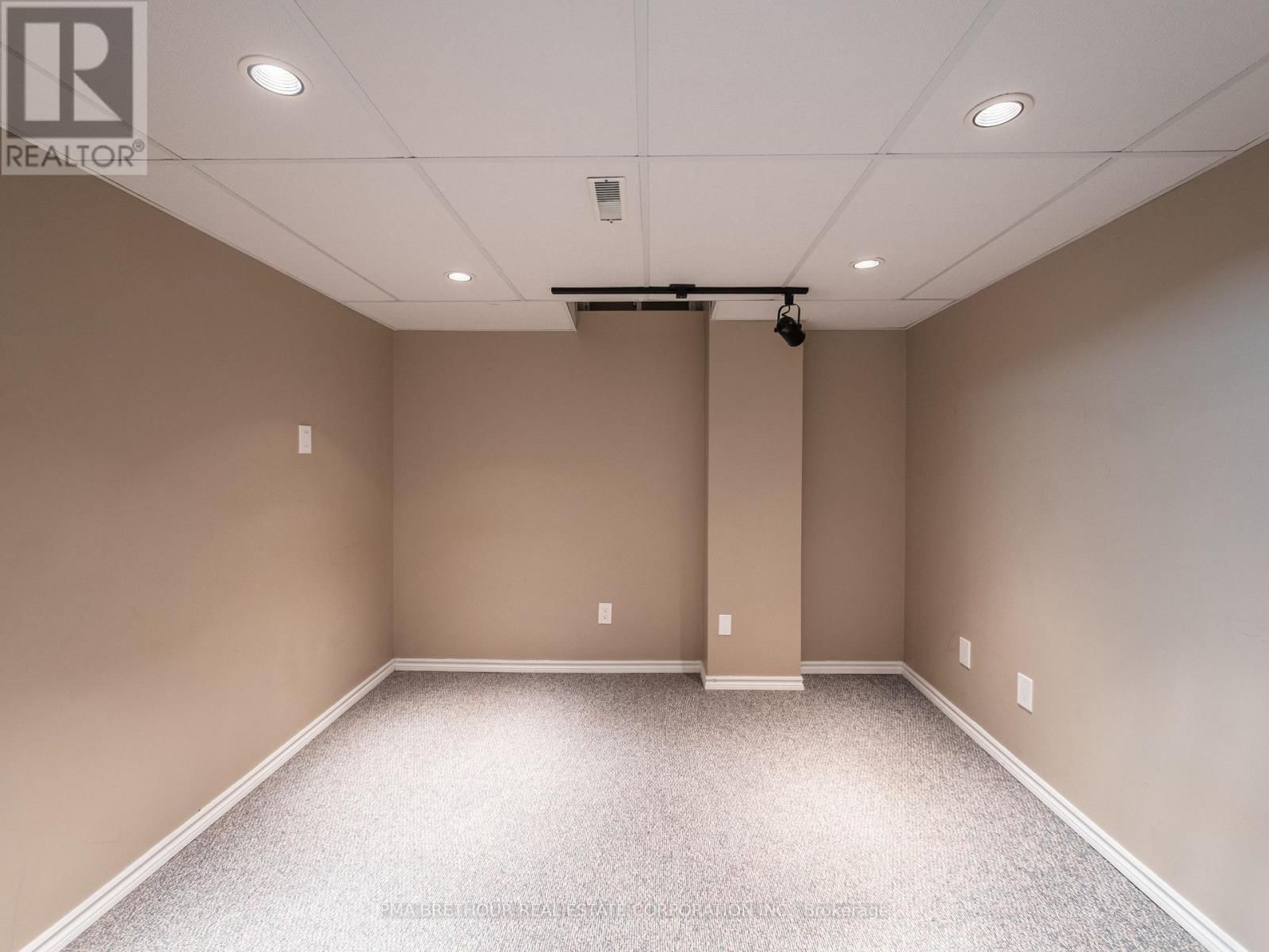 110 WHITE PINE CRESCENT Image 20