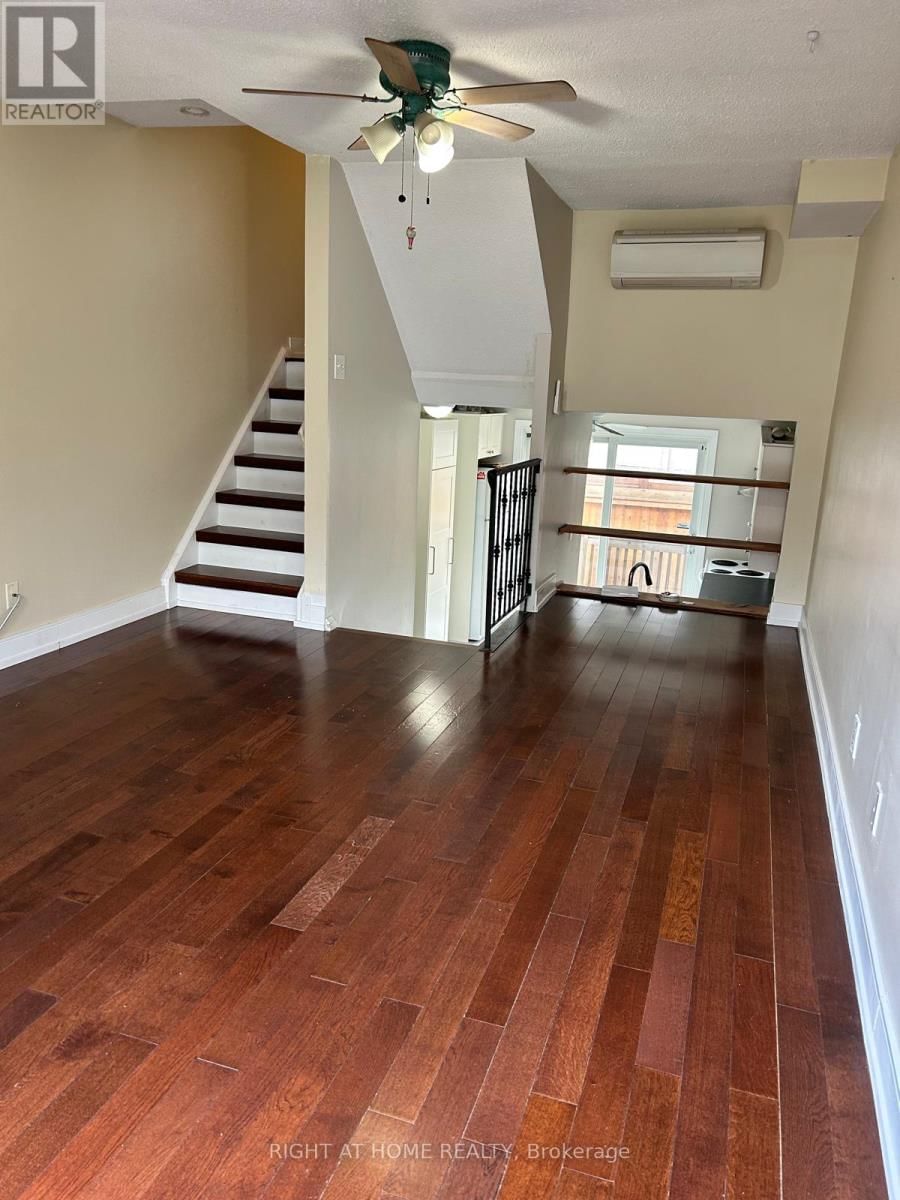 2 - 1666 QUEEN STREET EAST Image 11