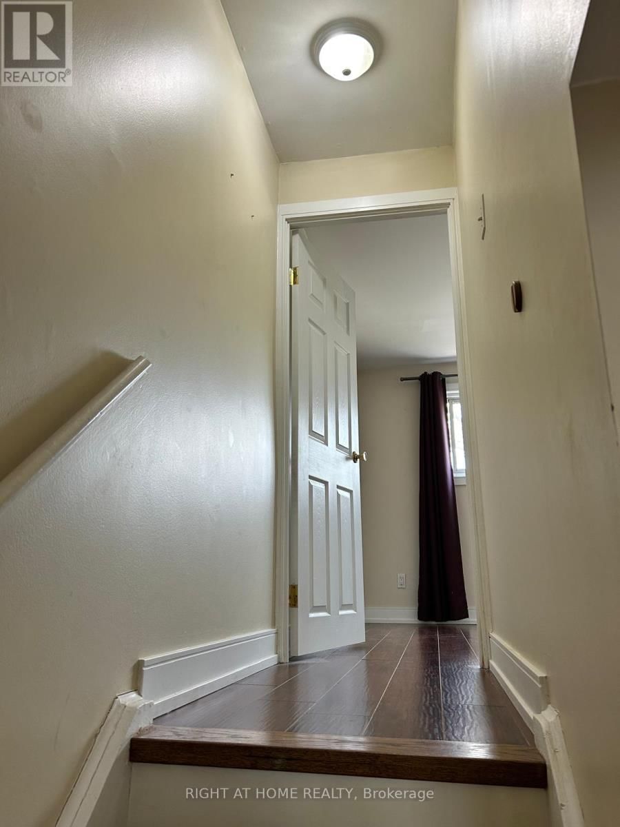 2 - 1666 QUEEN STREET EAST Image 13