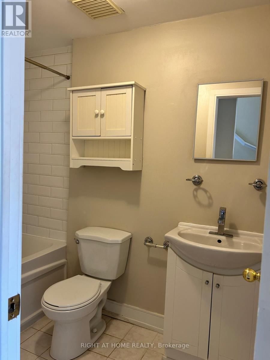 2 - 1666 QUEEN STREET EAST Image 14