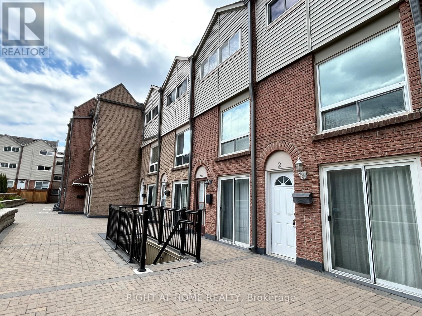 2 - 1666 QUEEN STREET EAST Image 2