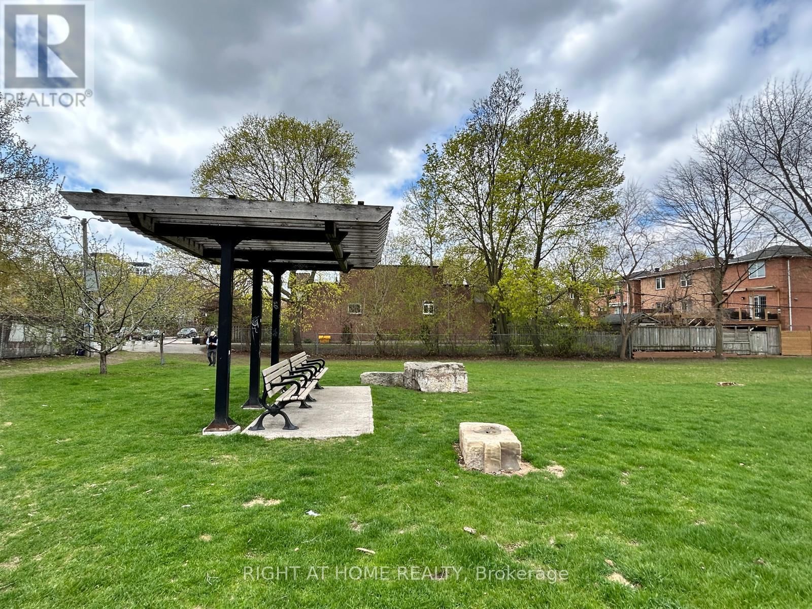 2 - 1666 QUEEN STREET EAST Image 20