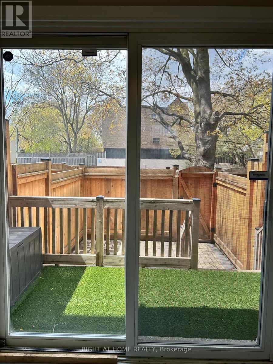 2 - 1666 QUEEN STREET EAST Image 23