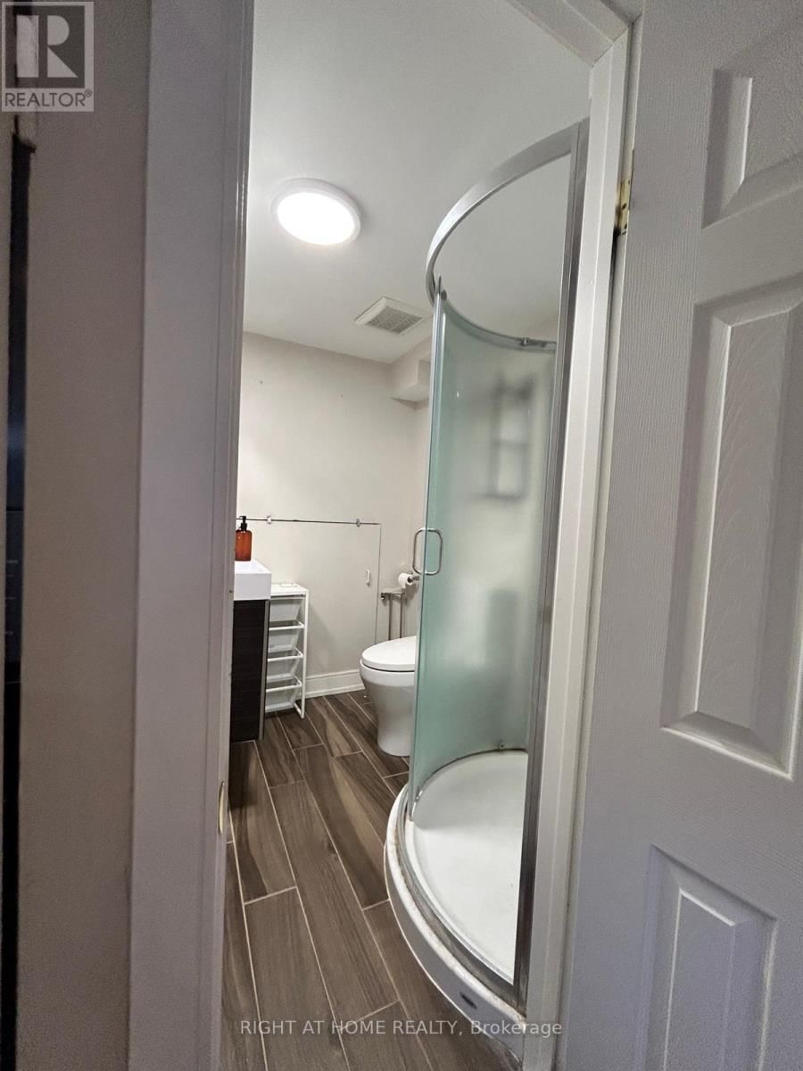 2 - 1666 QUEEN STREET EAST Image 4