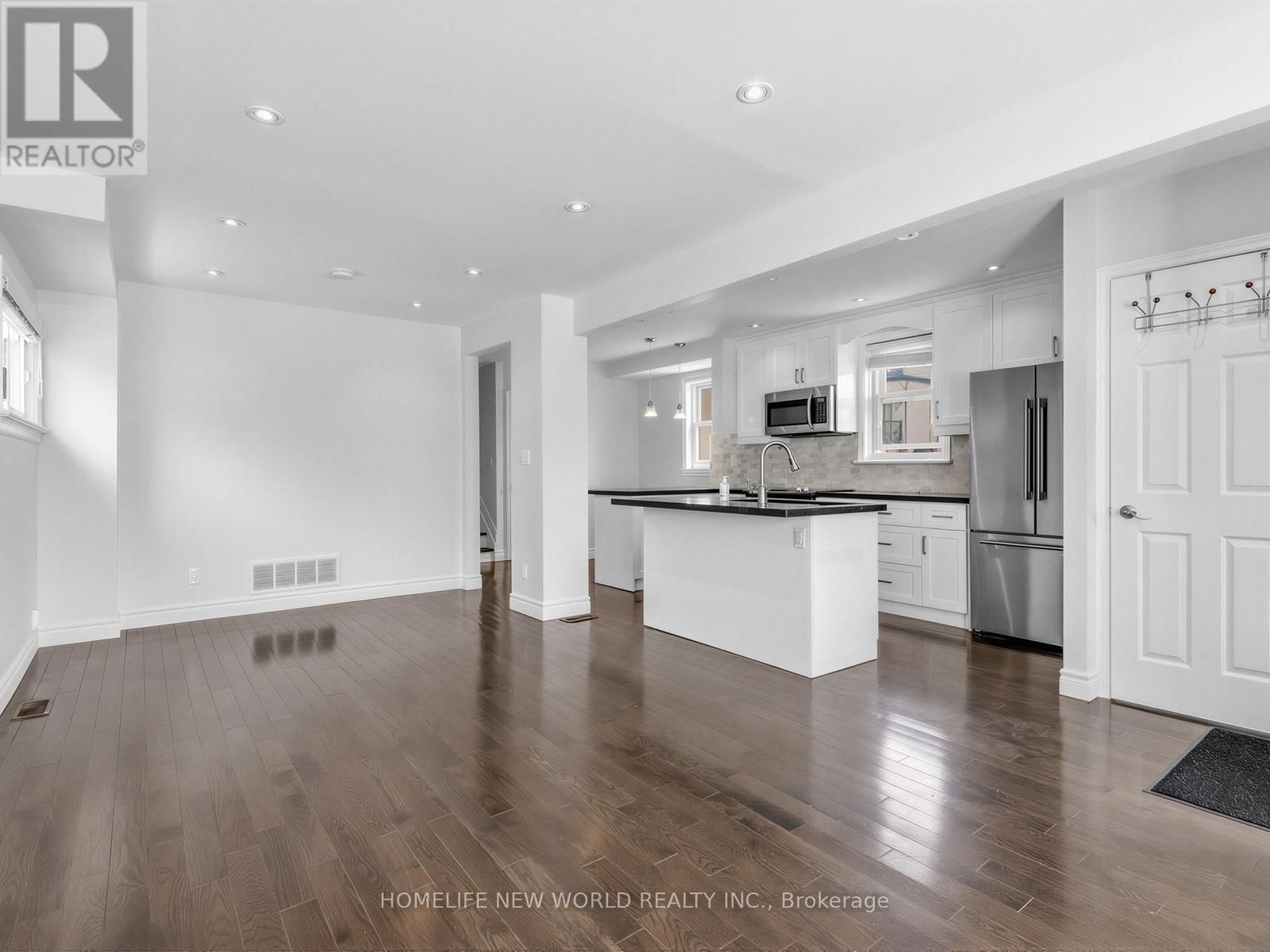 Main - 41 BINSWOOD AVENUE Image 10