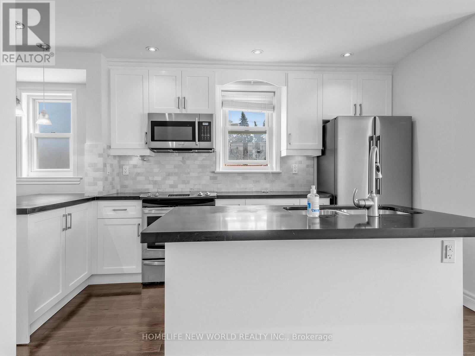 Main - 41 BINSWOOD AVENUE Image 12