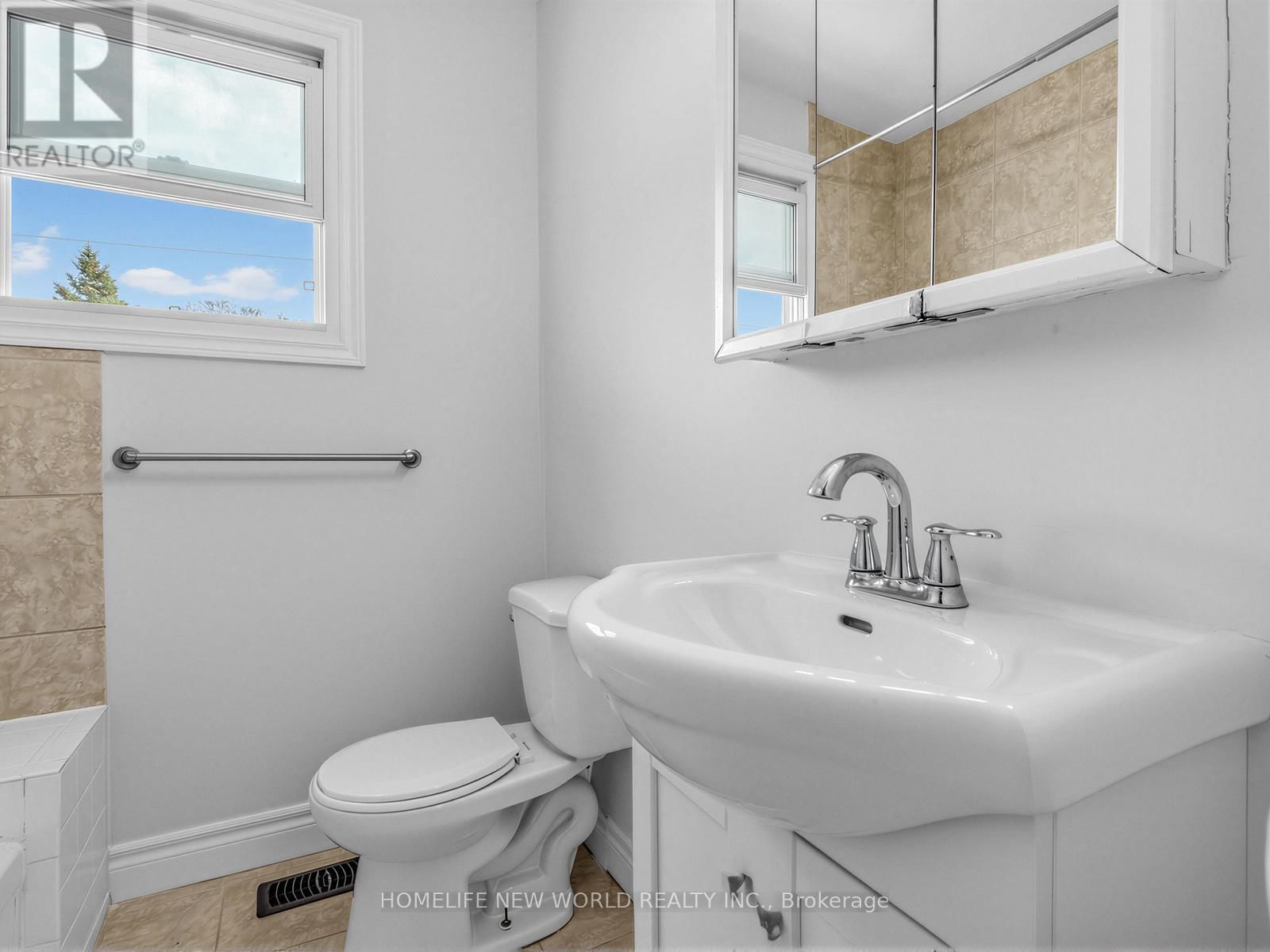 Main - 41 BINSWOOD AVENUE Image 24