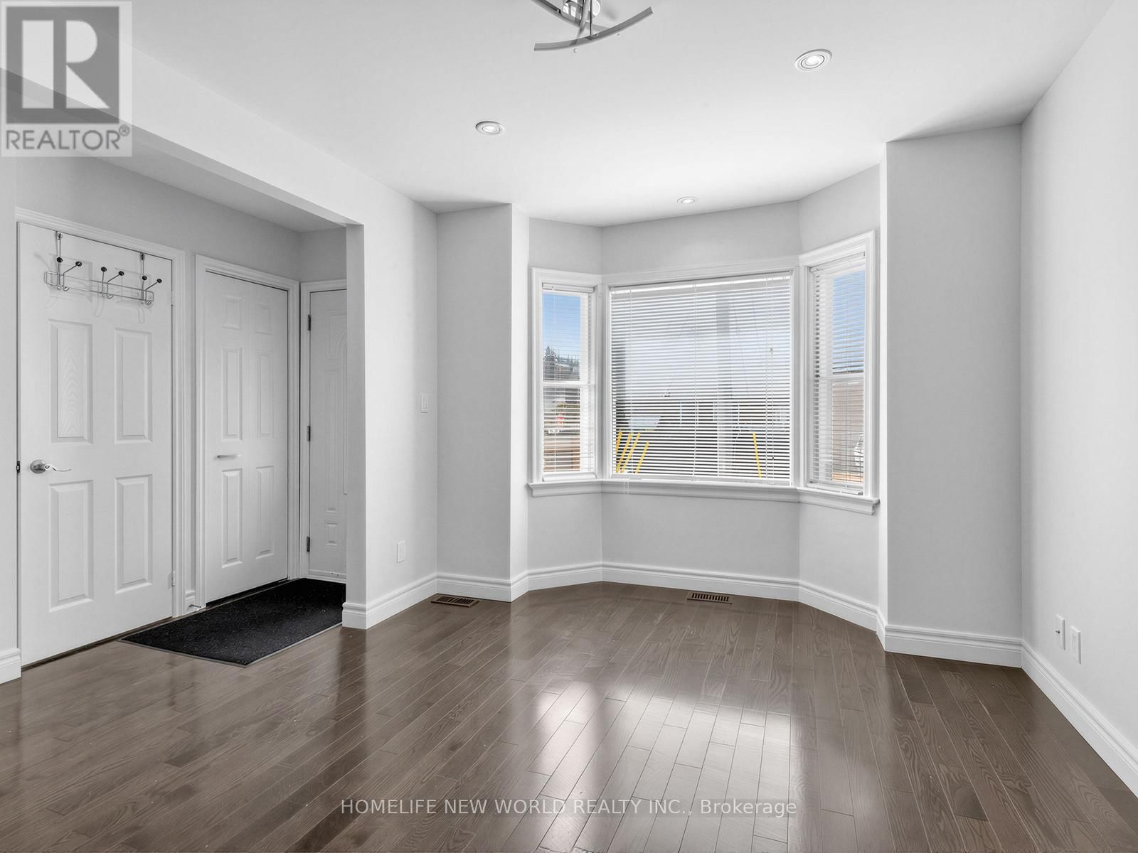 Main - 41 BINSWOOD AVENUE Image 9