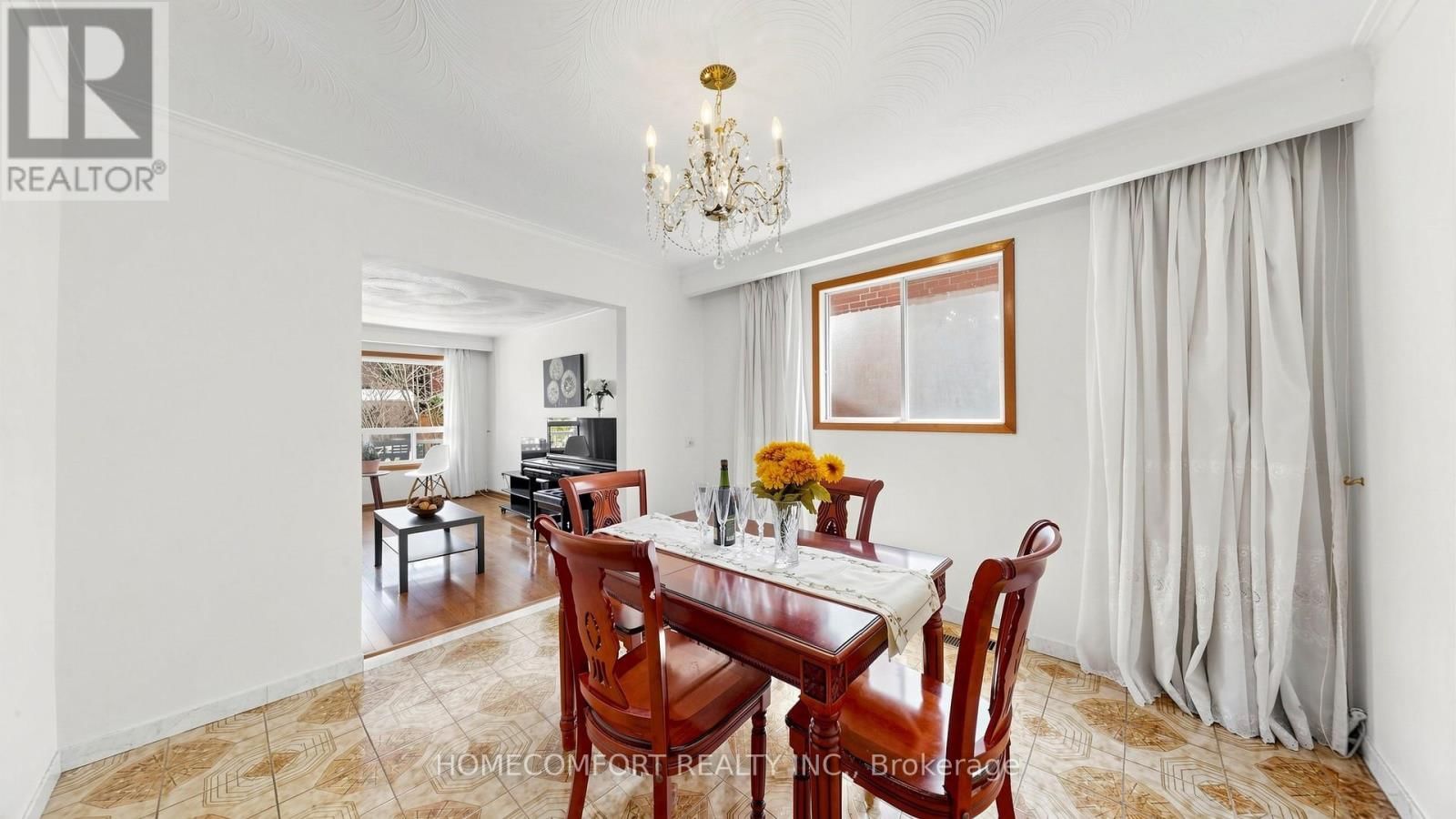 76 BARRINGTON AVENUE Image 11