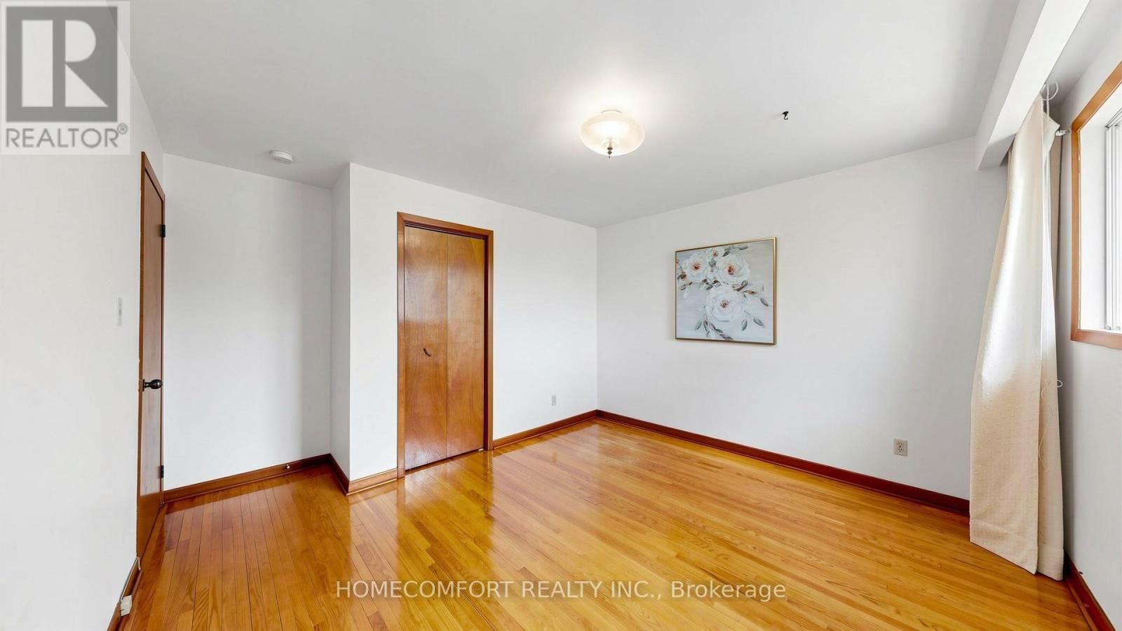 76 BARRINGTON AVENUE Image 26