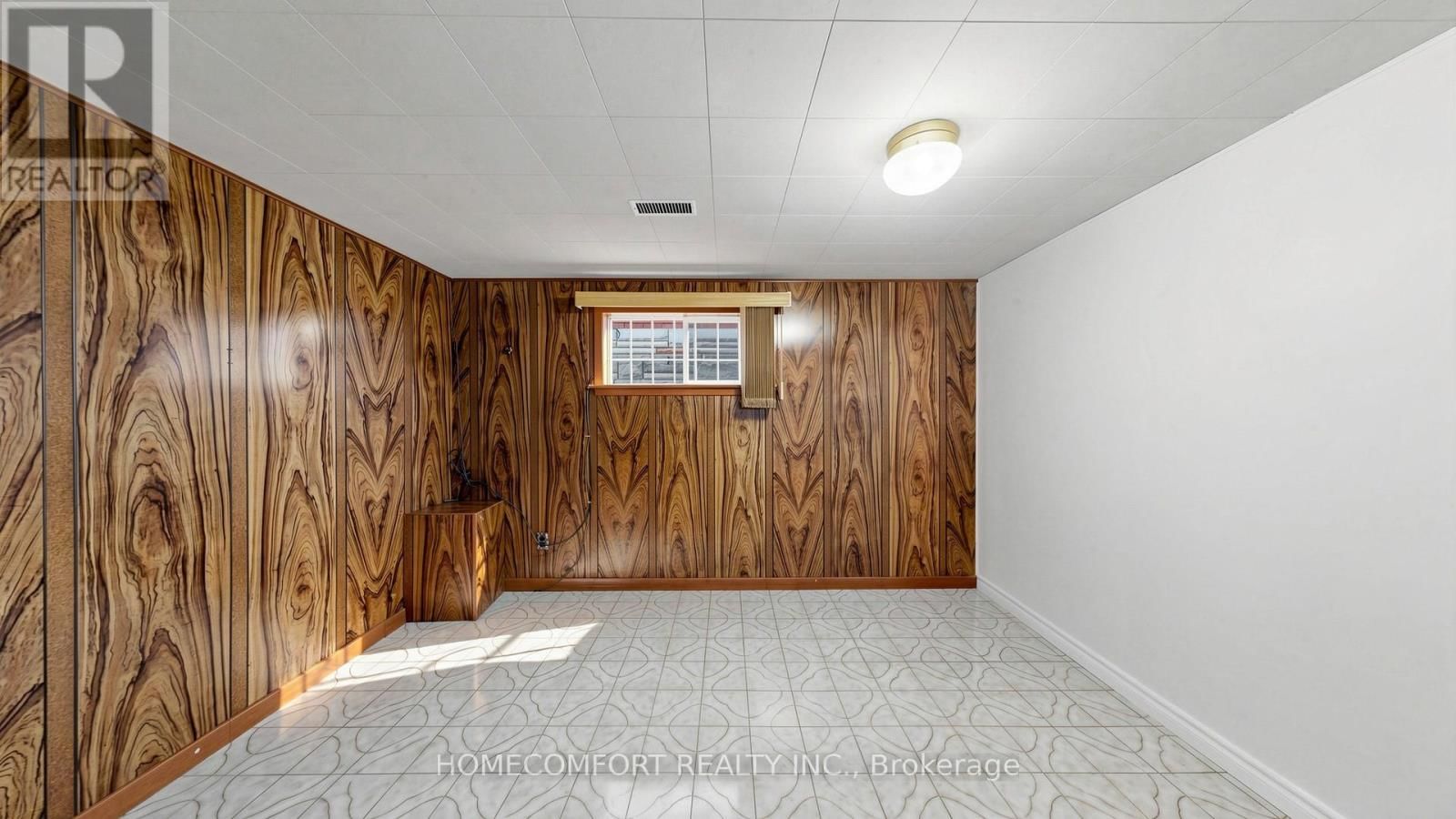 76 BARRINGTON AVENUE Image 37