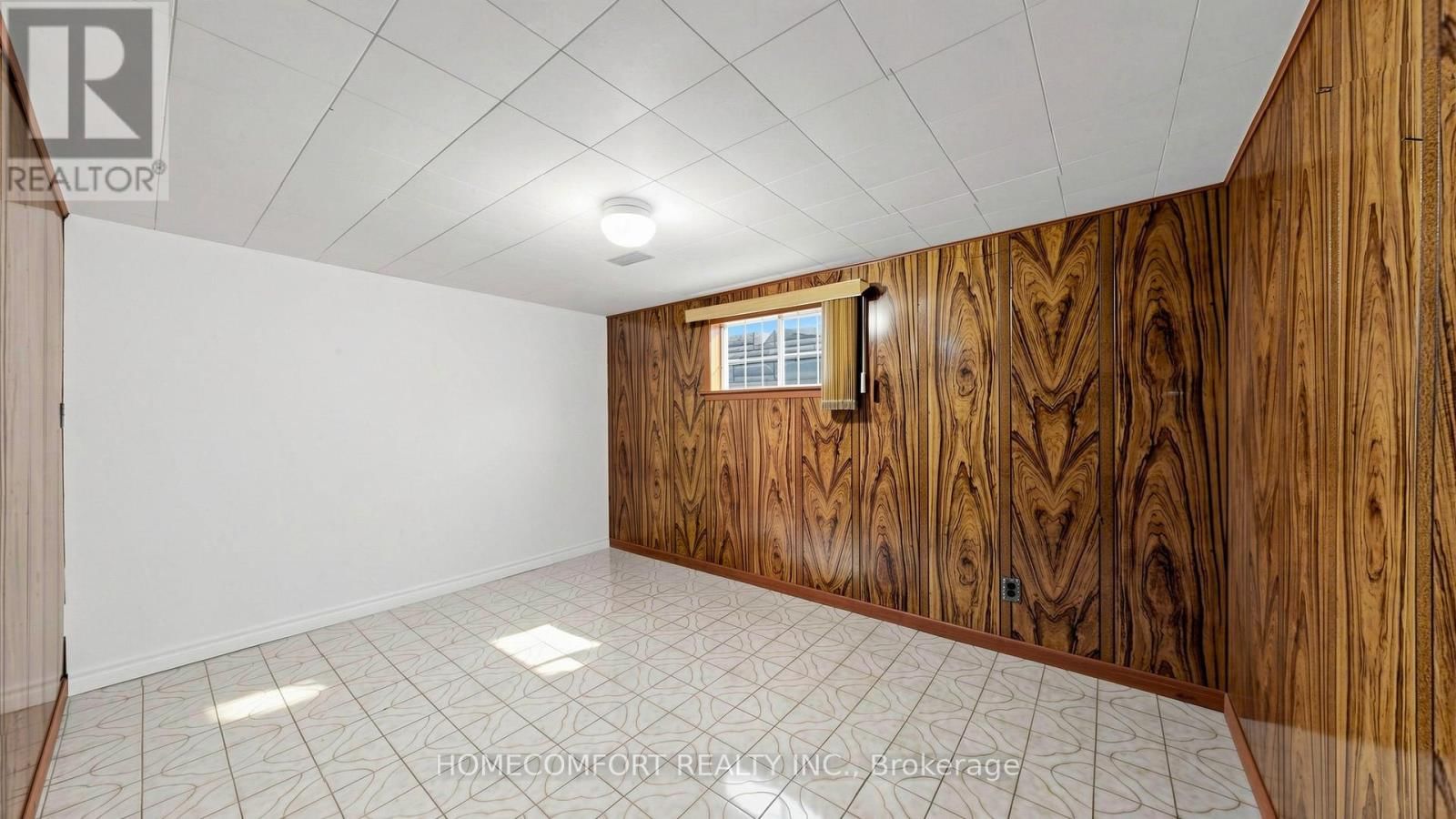 76 BARRINGTON AVENUE Image 39