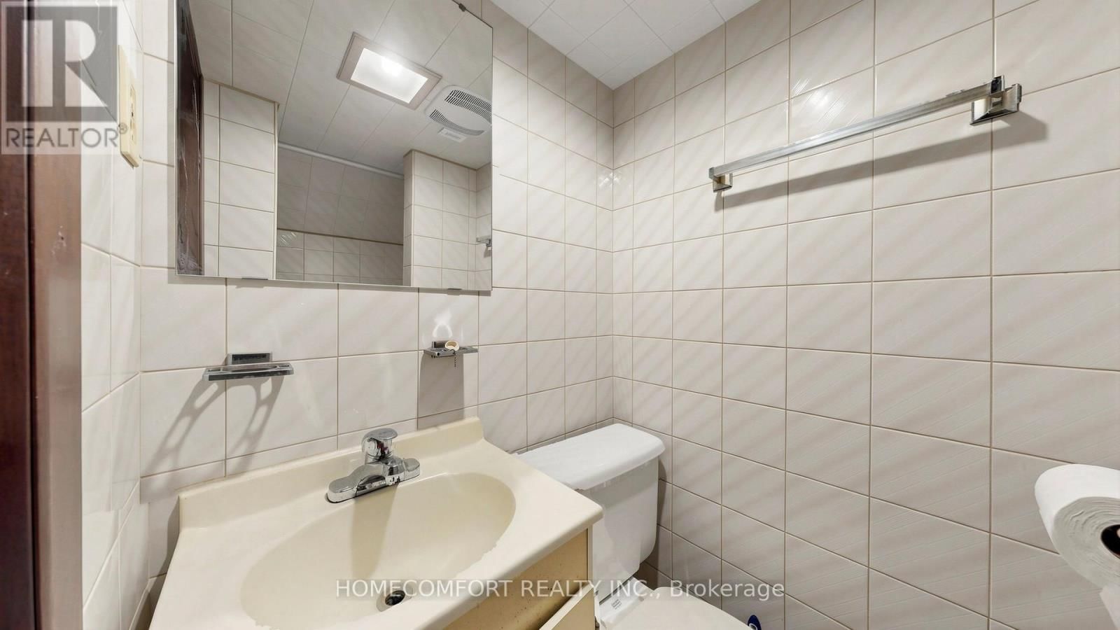 76 BARRINGTON AVENUE Image 41