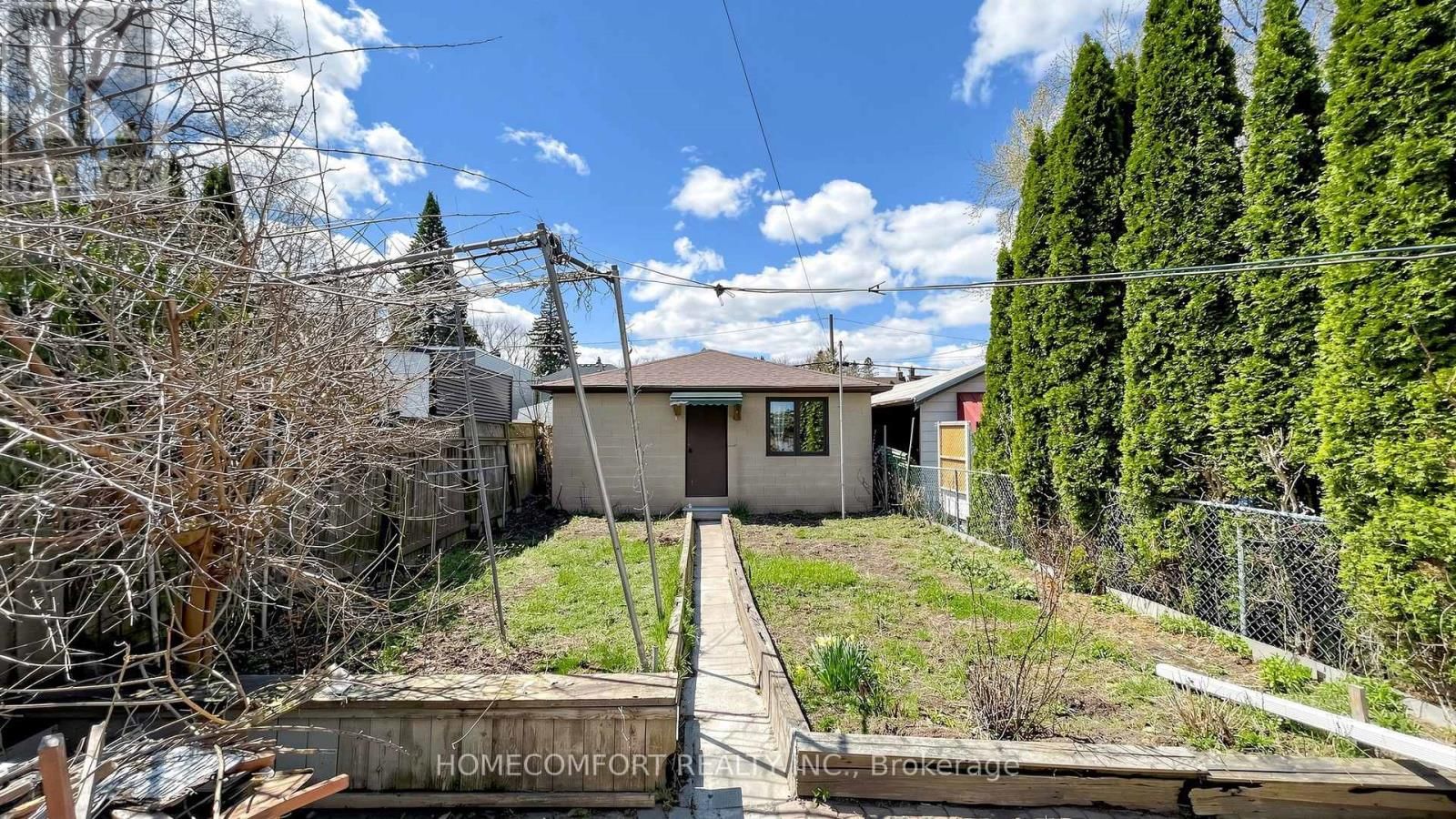 76 BARRINGTON AVENUE Image 45