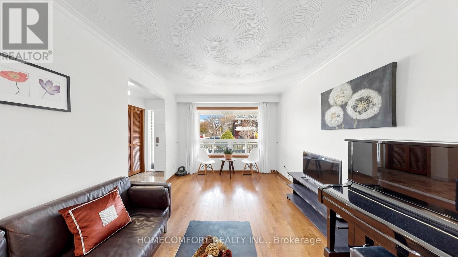 76 BARRINGTON AVENUE Image 5