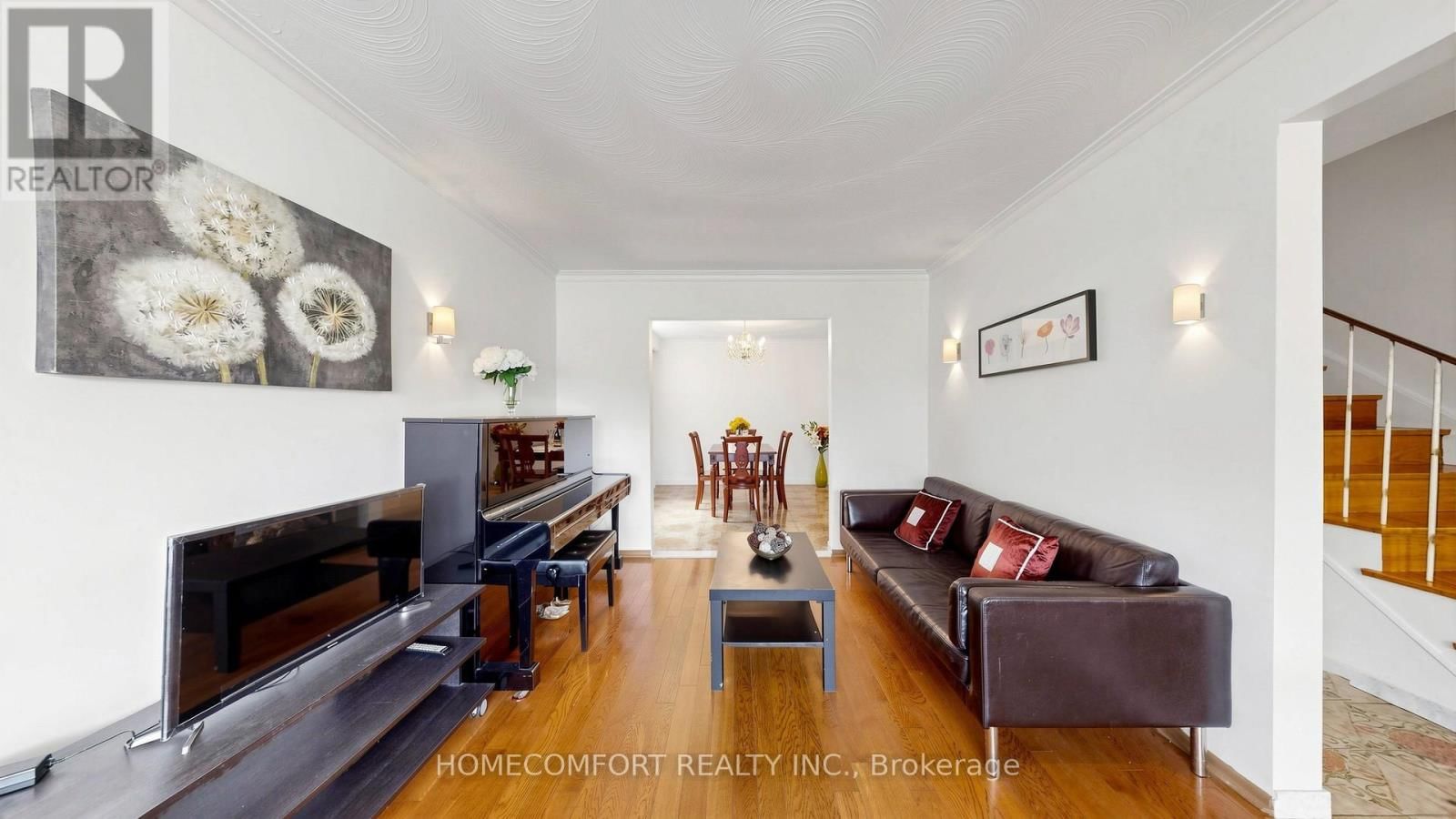 76 BARRINGTON AVENUE Image 8