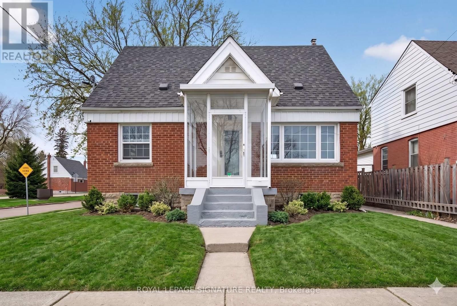 3244 ST CLAIR AVENUE EAST Image 1