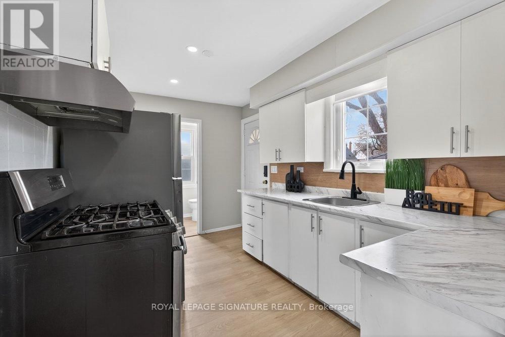 3244 ST CLAIR AVENUE EAST Image 14