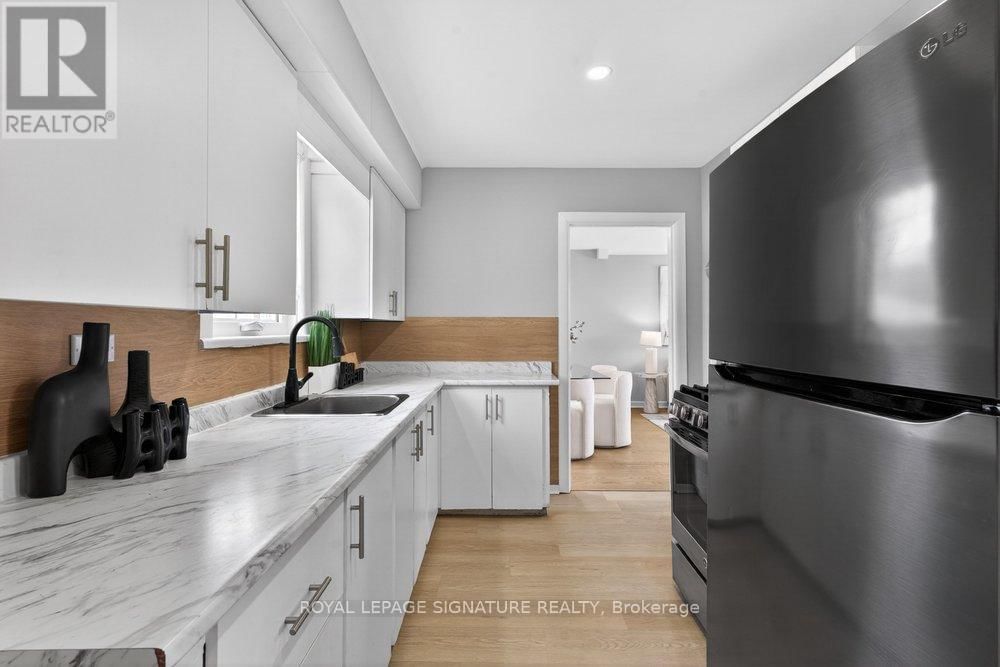 3244 ST CLAIR AVENUE EAST Image 16