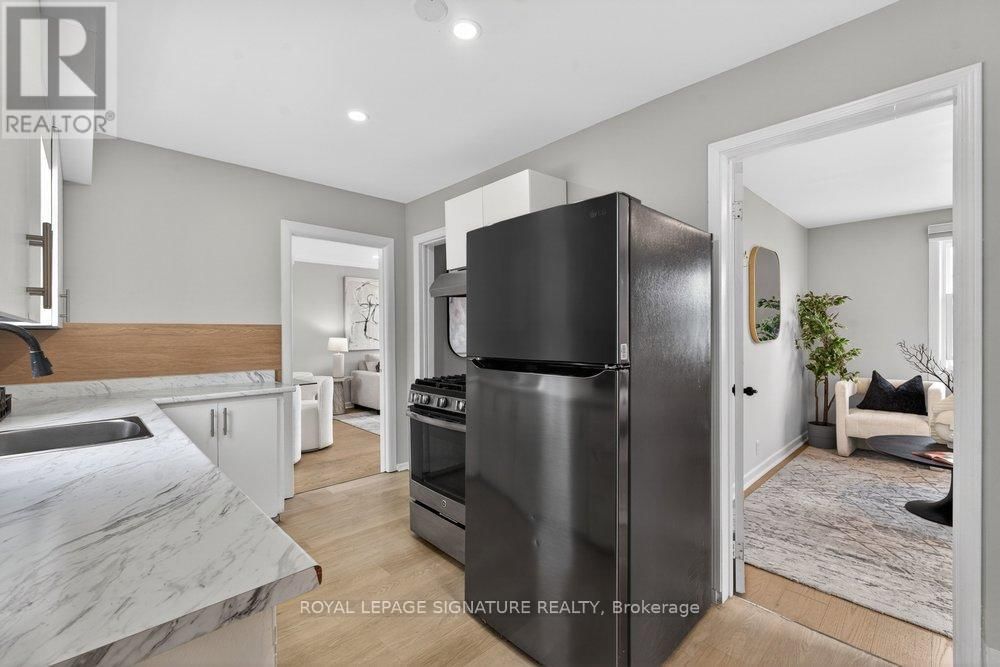 3244 ST CLAIR AVENUE EAST Image 17