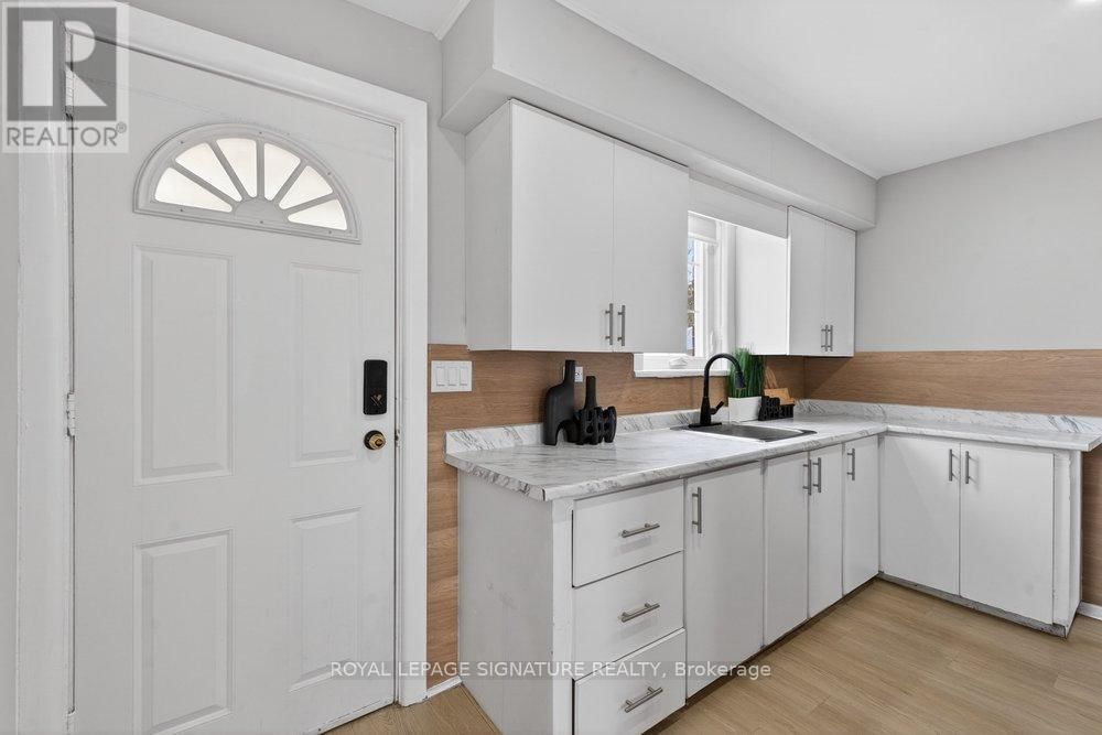 3244 ST CLAIR AVENUE EAST Image 18