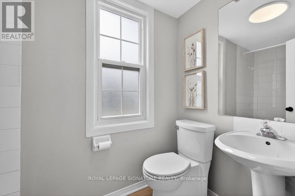 3244 ST CLAIR AVENUE EAST Image 19