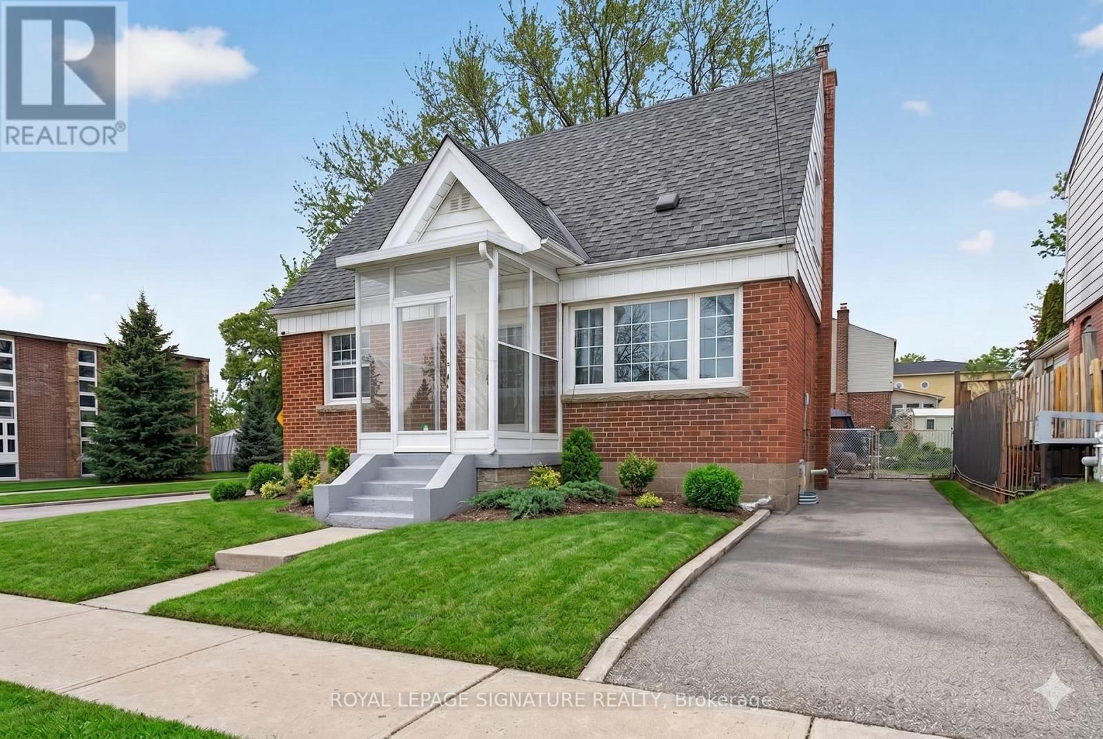 3244 ST CLAIR AVENUE EAST Image 2