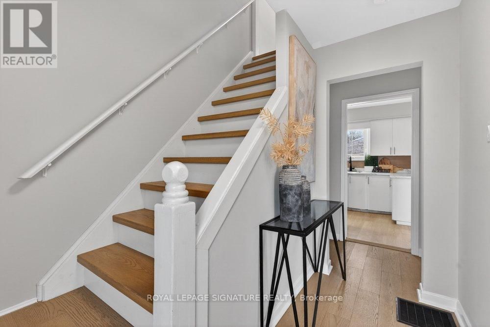 3244 ST CLAIR AVENUE EAST Image 23